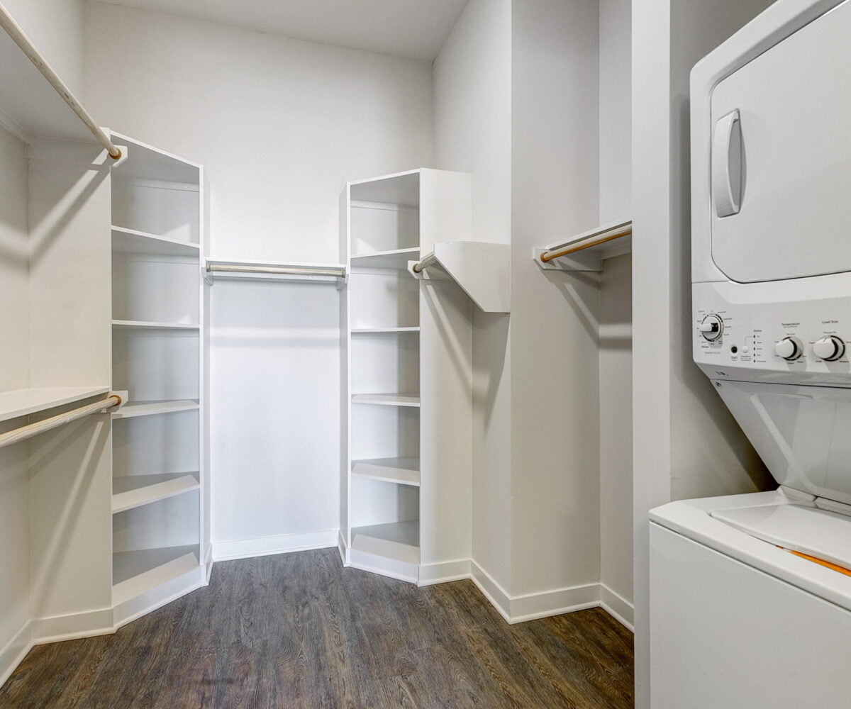 dallas apartments with walk in closets