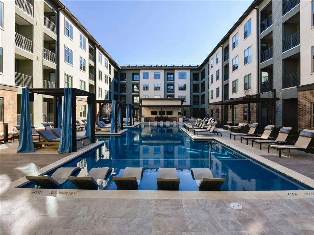 fort worth apartment pools with cabanas